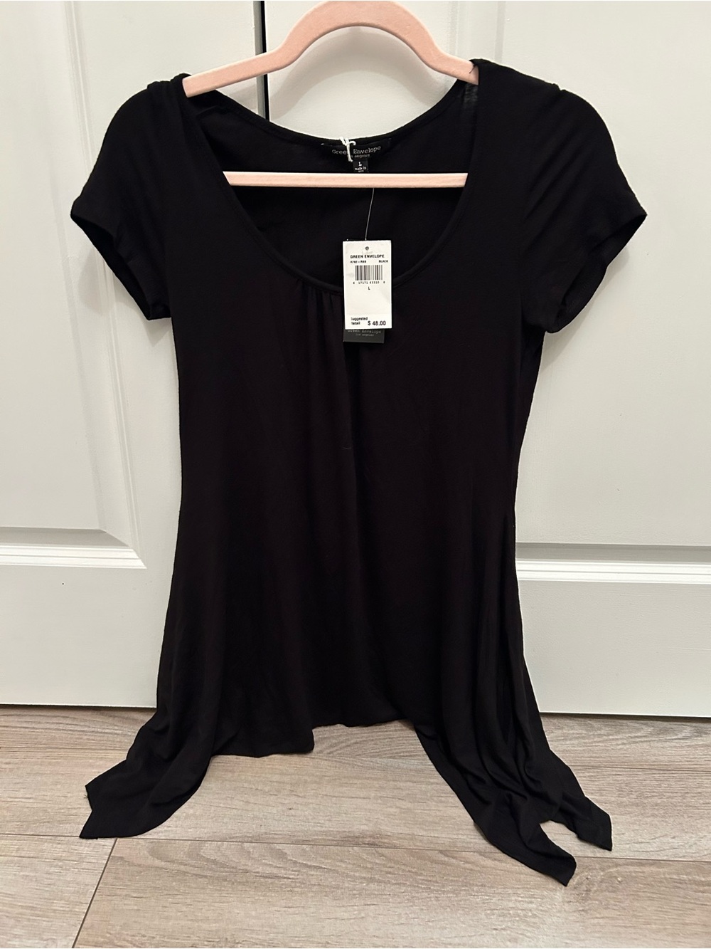 NWT Green Envelope Black Scoop Neck Short Sleeve Tee Asymmetrical Hem Large Soft - Picture 6 of 8